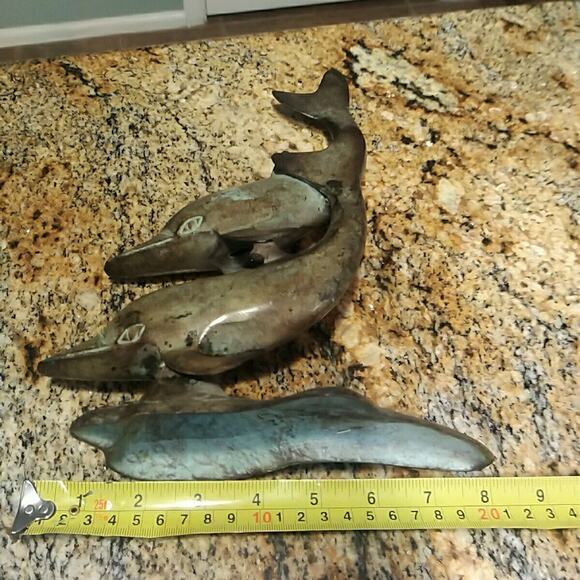 Vintage Two Dolphins Brass Sculpture With Patina Ocean Sea Decor - Picture 9 of 10